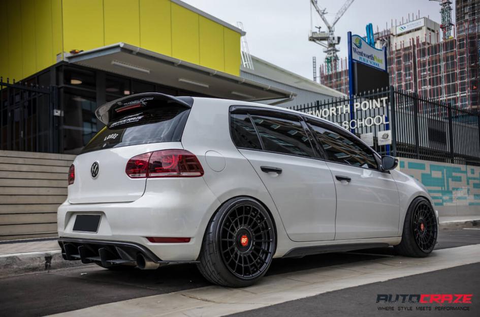 VOLKSWAGEN GOLF LAS R MATTE BLACK